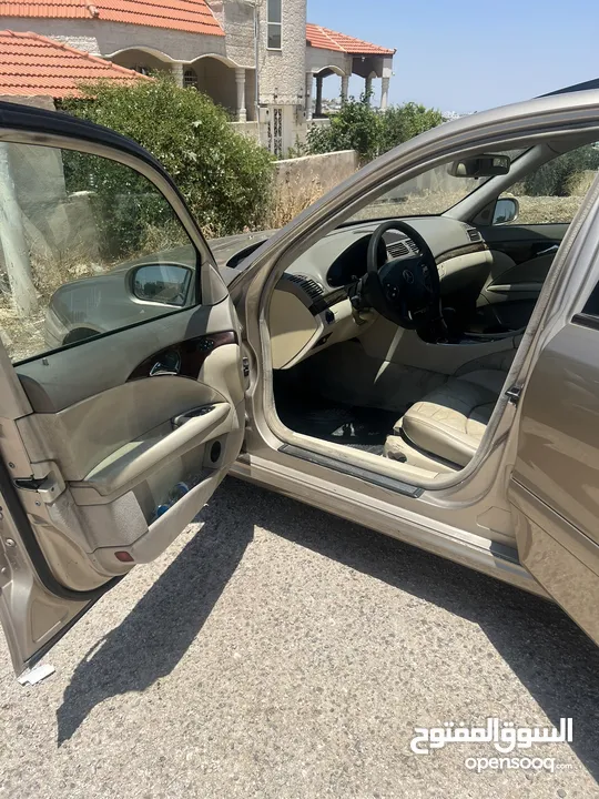 مرسيدس E200 موديل 2003 للبيع