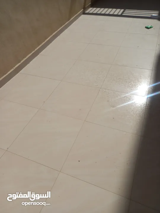 شقة ارضية فاخرة مقابل الوينك كافيه للبيع بسعر مغري