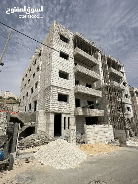شقق جديده طريق المطار  ضاحيه الأمير علي  بالقرب بيت المقدس يوجد ثالث مع روف