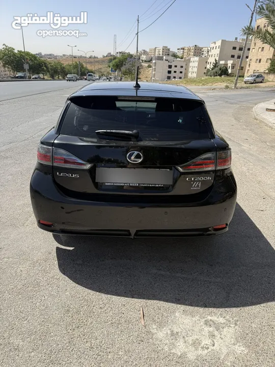 لكزس CT200 موديل 2012