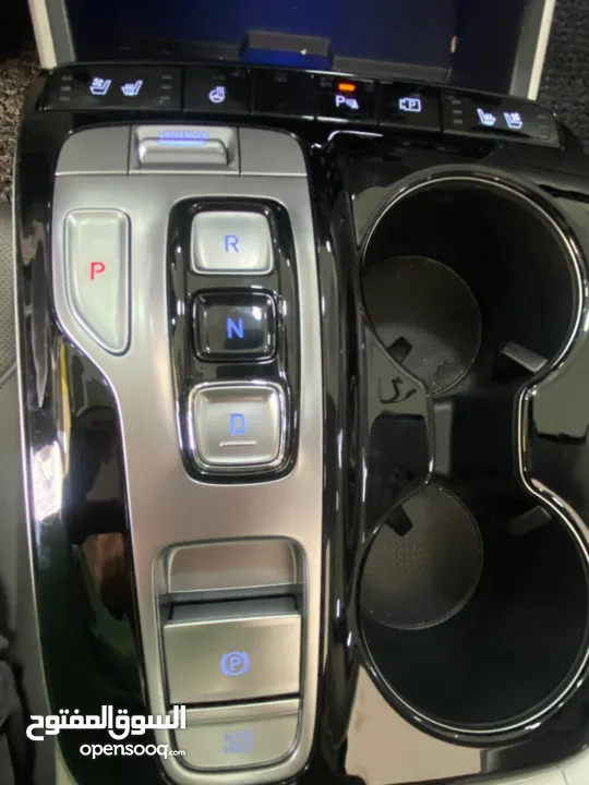 هونداي توسان 4/4 هايبرد plug-in ترخيص 2022 فل مع بانوراما  137000 كاش