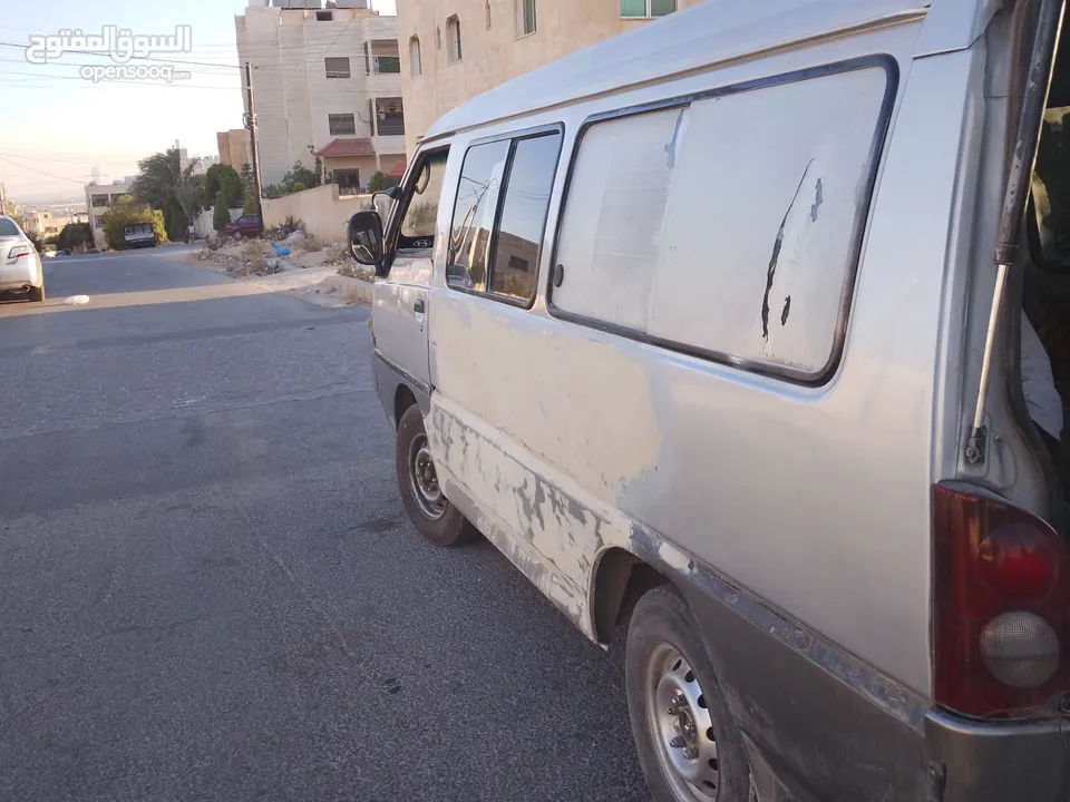 باص h 100 موديل 2000