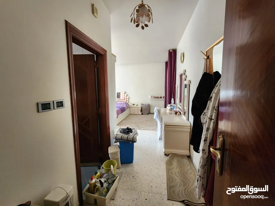 طابق ارضي من ضمن فيلا للإيجار في الصويفية ref : 14248