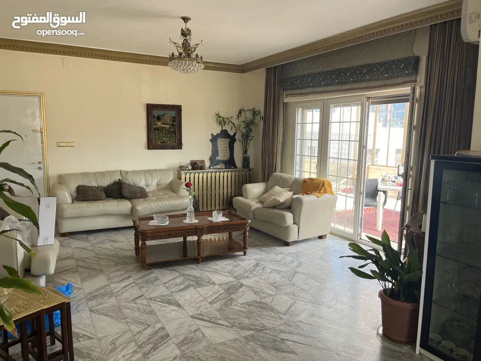 شقتين لطابق اخير للبيع / الايجار