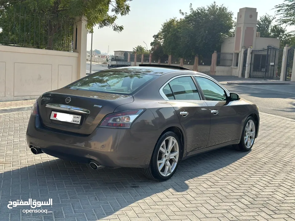 Nissan maxima 2012 full option sunroof neat and clean car