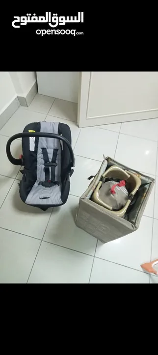 عربات ومقاعد و سراير اطفال بحاله ممتازه للبيع في اربد