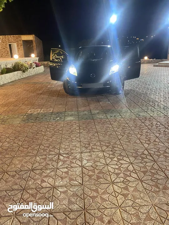 نيسان ليف 2013