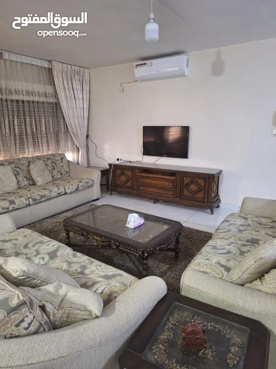 شقة 3 غرف نوم و 3 حمامات مميزة مفروشة للايجار الدوار السابع مقابل فندق جنيفا و قرب نادي الجيل الجديد