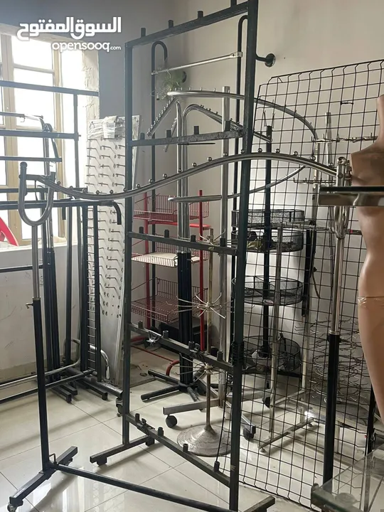 فاترينت وملكانات وستاندات ورفوف للبيع في نابلس