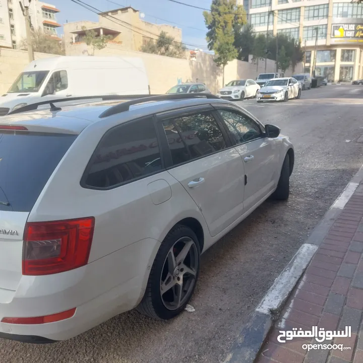 اكتافيا استيشن