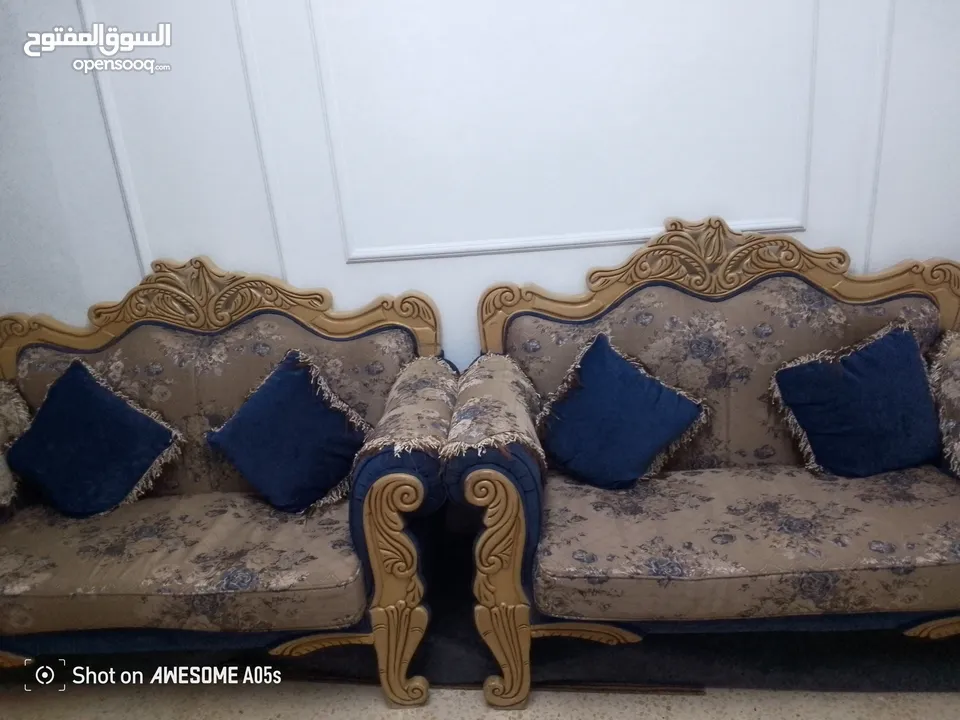 طقم كنب تفصيل تسع مقاعد للبيع