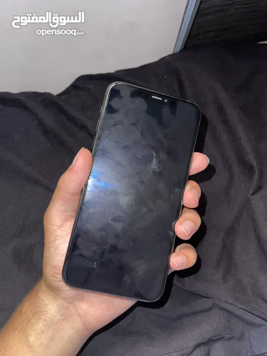 iPhone 11 pro max  265 gb .   سعر حرق   .....بطارية 87