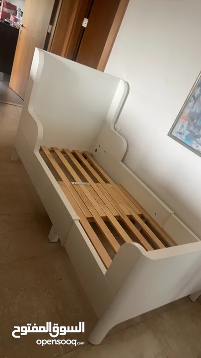 Ikea white extendable bed  80x200 with mattress