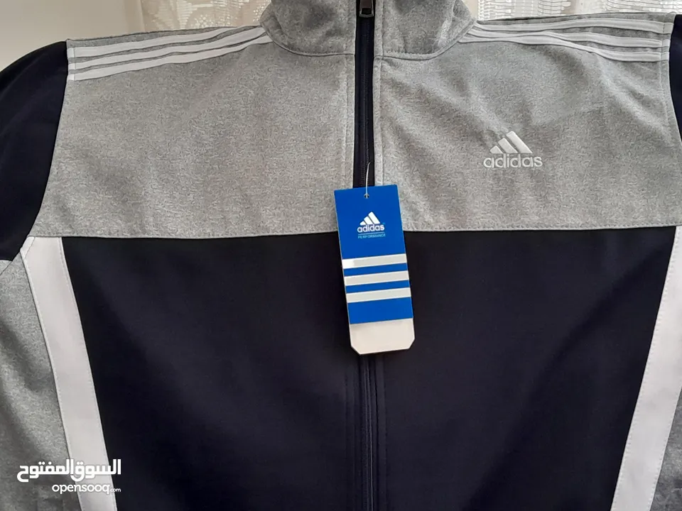 بدلة رياضة اديداس (adidas)
