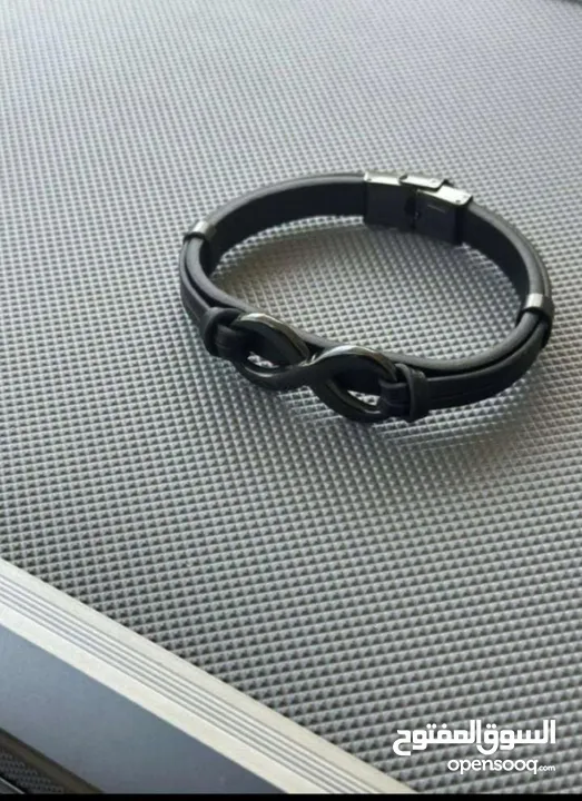 الإعلان عن بيع الاكسسوار بارخص الثمن والحقائب النسائية ما عليك سوا الطلب