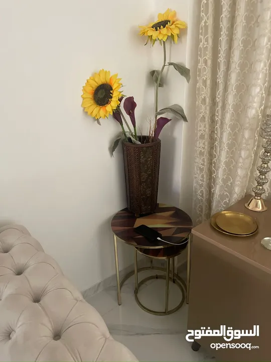 عفش بيت للبيع (مكيف،كنب، طاولة تلفزيون، طاولات وسطية، برادي، ، مغسلة،) *سعر حرق*  *الرقم بالعنوان*