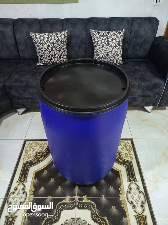 براميل بلاستيك نضاف