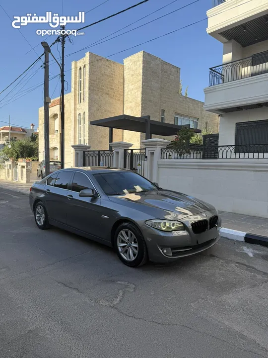 لون مميز بحالة ممتازة BMW f10 فحص كامل ماتور 3000