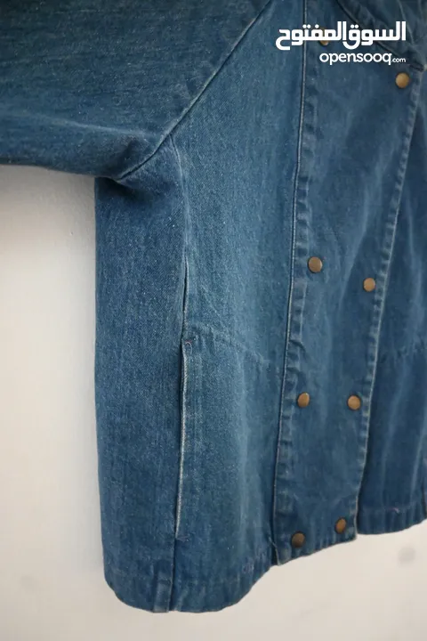 STYLISH AMERICAN DENIM JACKET WITH UNIQUE COLLAR.