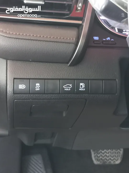 TOYOTA CAMRY HYBRID LITHIUM LE 2020 (تويوتا كامري هايبرد 2020 ليثيوم LE )