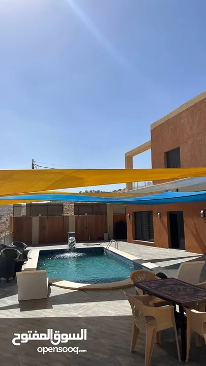 مزرعة وشاليه فيلا طلة الجبل في بيرين للايجار اليومي والاسبوعي والشهري اطلالة ولا بالخيال نتشرف فيكم