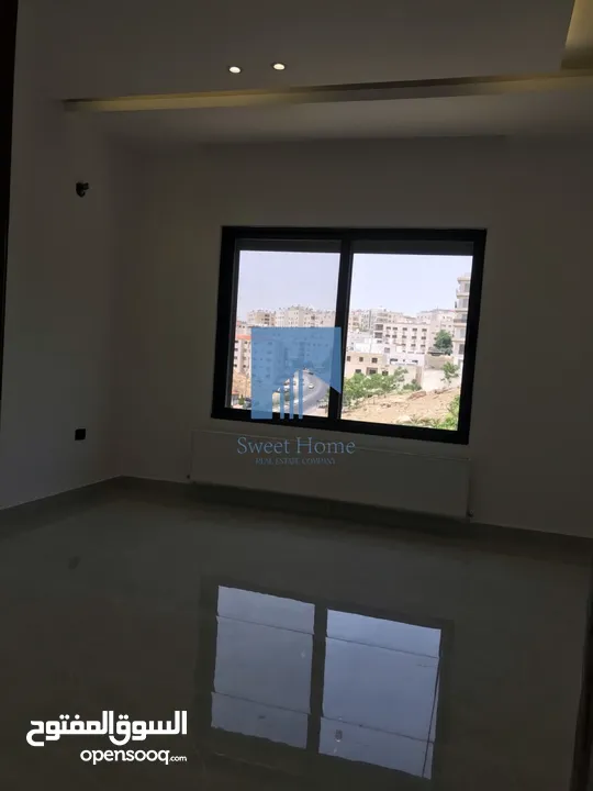 شقة أرضية فاخرة للبيع في الكرسي - خلف إدارة السير 165م مع ترس 30م تشطيب سوبر ديلوكس لم تسكن