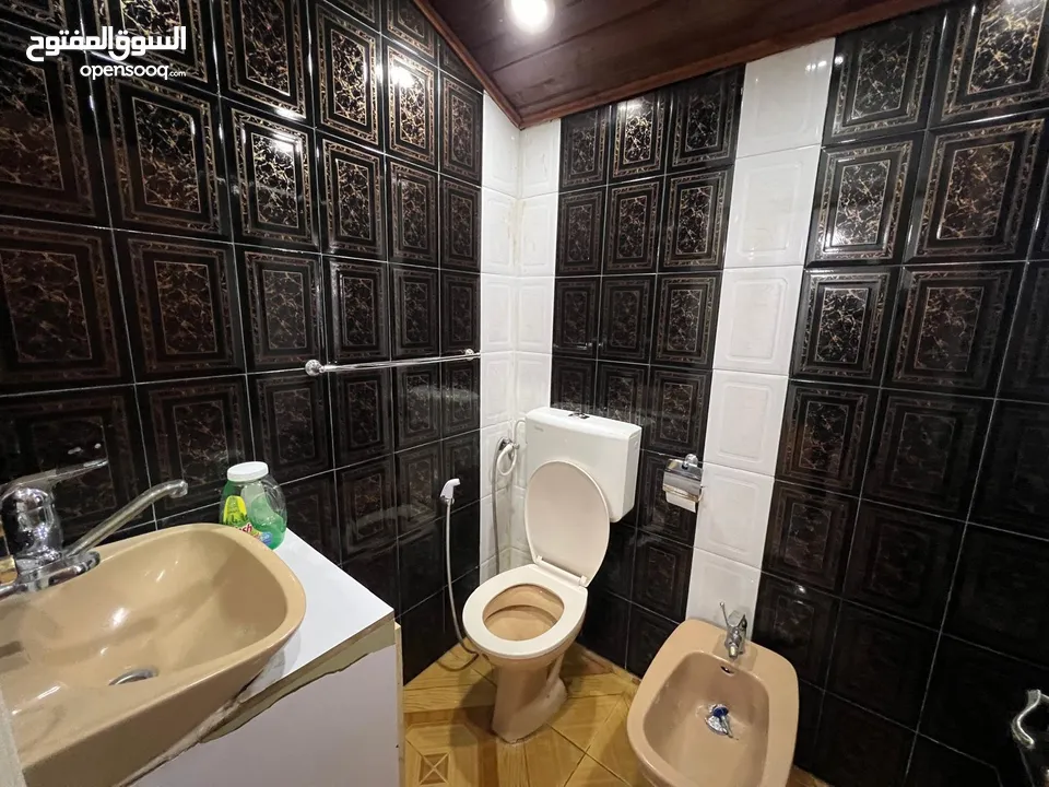 شقه رووف مفروشه للإيجار بشارع مار شاربيل / وادي معالي - Furnished Apartment for Rent Mar Charbel St