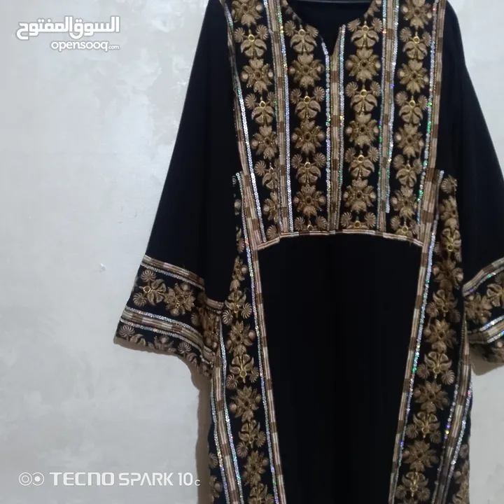 فساتين وثواب اي واحد خمسه دنانير