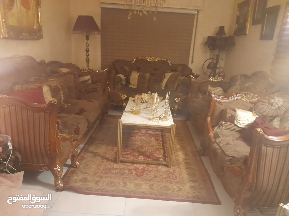 اعلان طقم كنب مستعمل للبيع بحالة جيدة