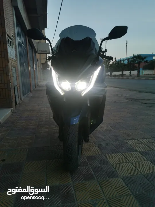 Kymco AK 550cc