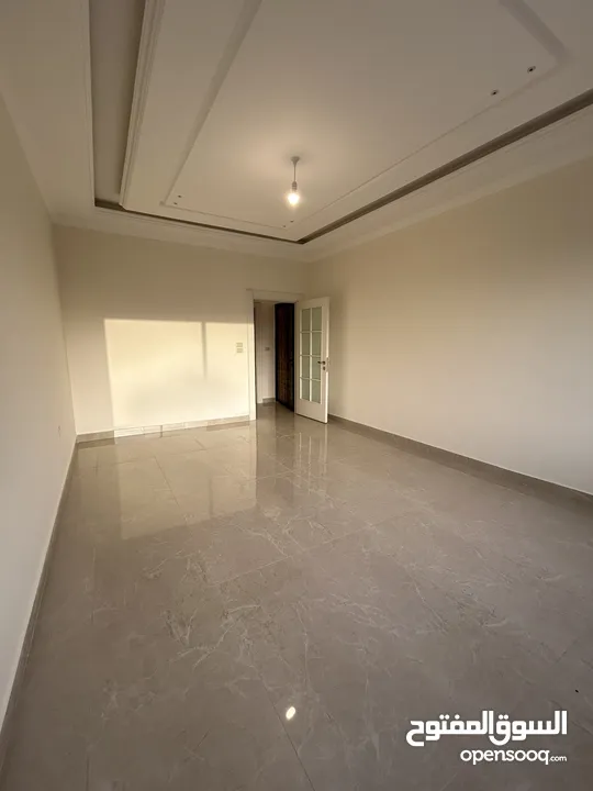 شقة مميزة سوبر ديلوكس طابق الثالث مع رووف وترس بأجمل مناطق شفا بدران