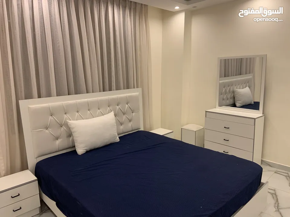 شقة سكنية طابق آخير ( الروف / شقتين )   للبيع في أجمل مواقع إربد