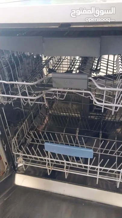 ثلاجة وجلاية لقطة للبيع