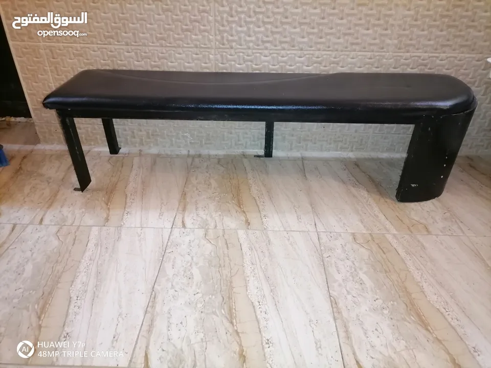 لوازم باص ستاريكس سلم+ مقاعد حديد منجد جلد عدد 2 +مواسير سفلية عدد 2