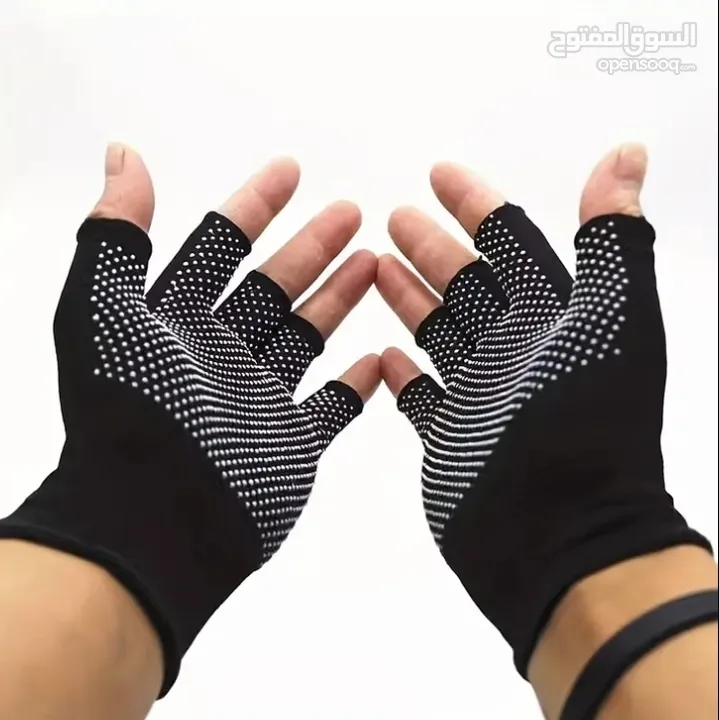 GRIP GLOVES FOR ALL SPORTS