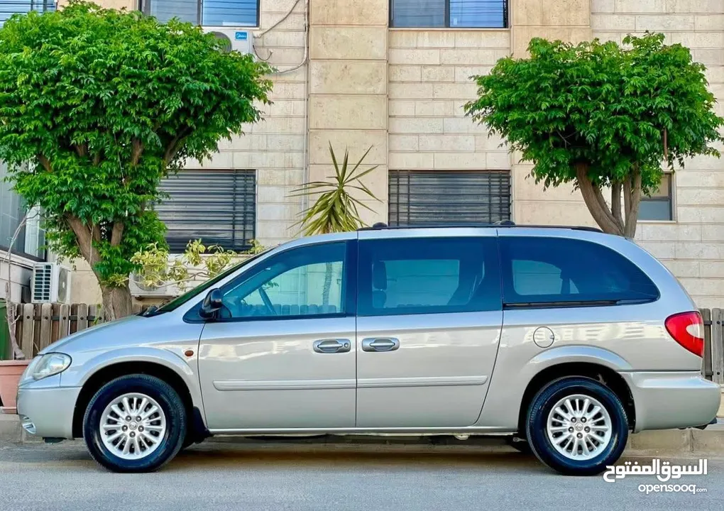 كرايسلر جراند فوياجر بحالة الوكالة وارد الشركة chrysler grand voyager (2007) قابل للبدل