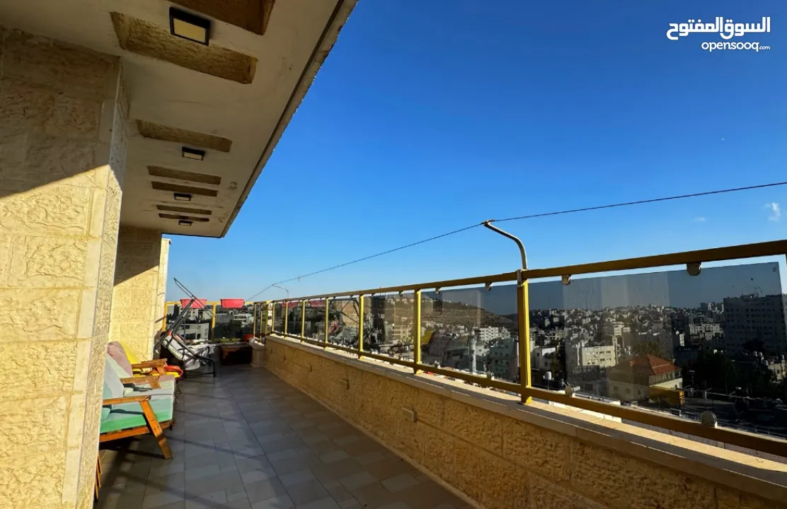 روف للايجار مفروش بالكامل اطلالة رائعة وموقع استراتيجي في اجمل مناطق البيرة