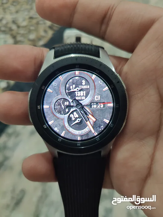 Galaxy watch 46MM with box - ساعة سامسونج بحاله شبة الجديدة بالكرتون