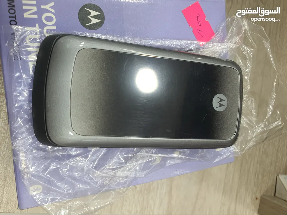 اجهزة مخزنة قديمة بالكرتونة لم تستخدم نهائيا مع كامل اغراضهم Samsung وNokia وmotorolla وغيرهم