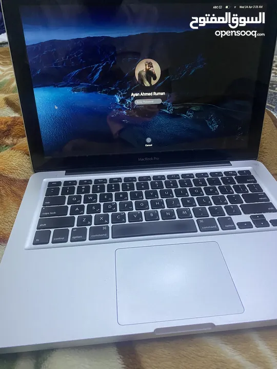 Apple Macbook Pro 13.3in(512GB SSD, Intel Core I7, 2.9GHz, 8GB RAM) Laptop - Silver