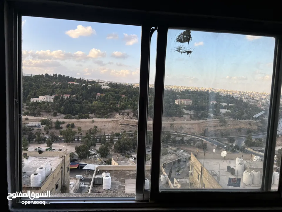 شقة ذات إطلالة بانورامية للإيجار في جبل التاج
