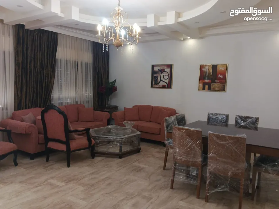 شقة مفروشة للايجار طابق ارضي فاخره قرب مطعم ورد