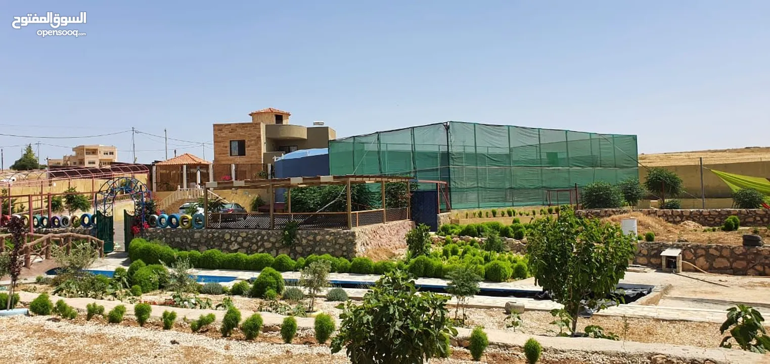 مزرعة فاخرة جدا مع بركة سباحة وملاعب في منطقة حوارة . جنوب عمان بسعر مميز