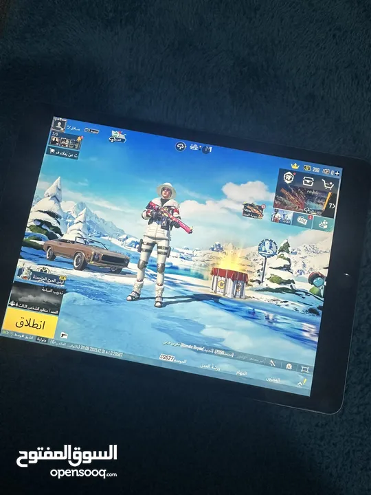 ايباد الجيل الثامن (8)  شبه جديد استعمال خفيف  128 g  تحديث اخر صدار جهاز مليون بالمية  متوفر توصيل