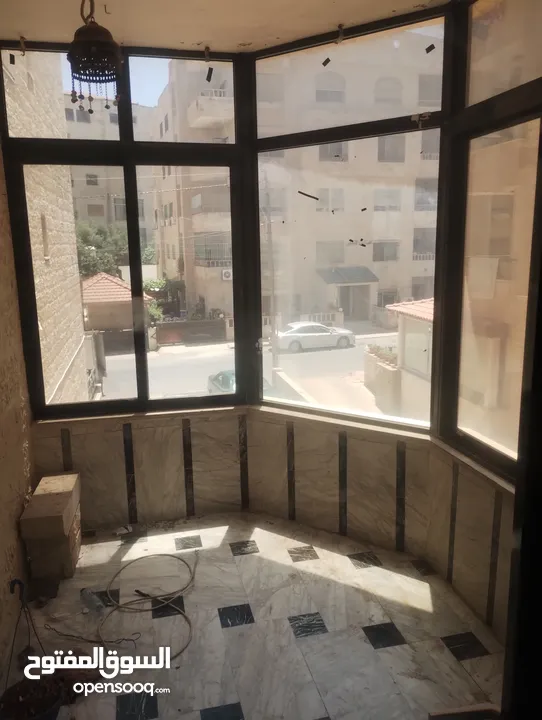 شقه للبيع طابق اول 200