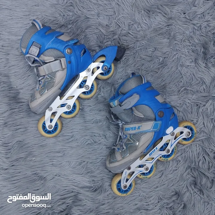 سيارة أطفال