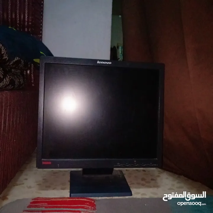 شاشه   Lenovo thinkvisio لا تاخذ مساحه كبيره من المكتب