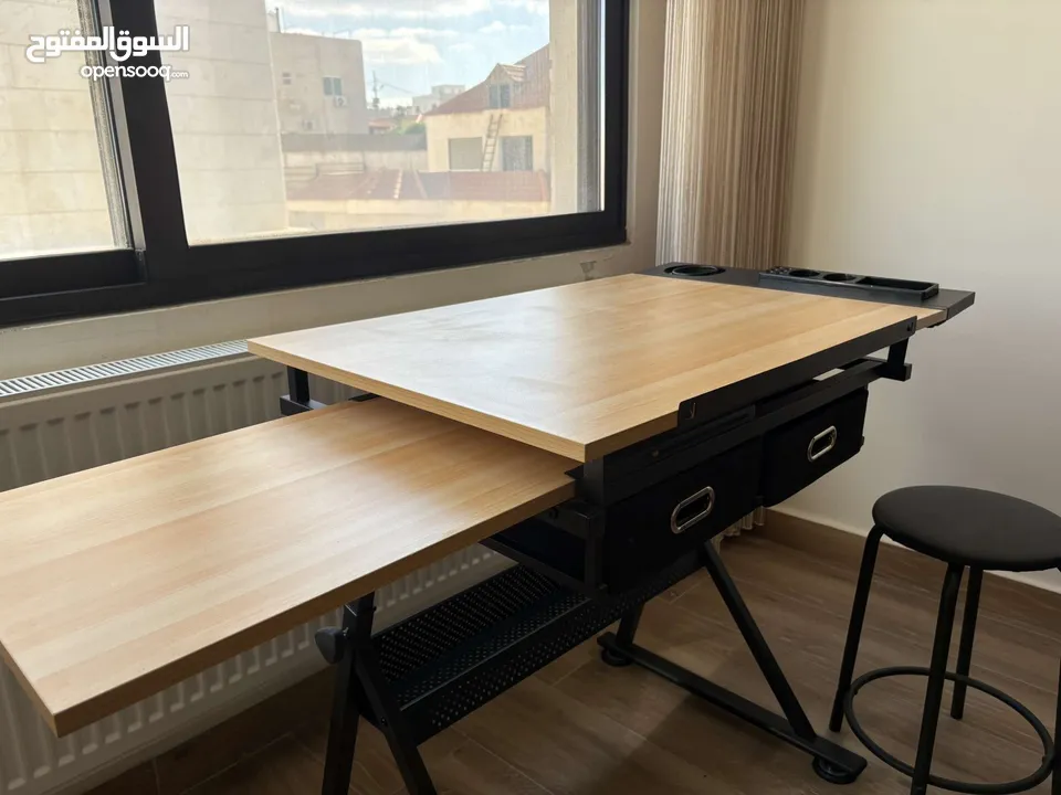 Professional Art Desk and Chair for Sale excellent condition for artists. مكتب وكرسي فني