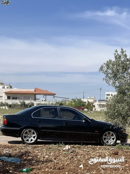 Bmw 520i e39 بي ام دبليو دب جير عادي الرجاء التواصل على رقم بالاعلان  ا2003