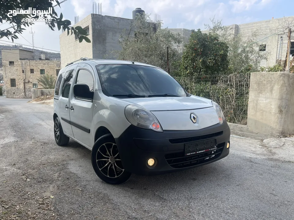 رينو KANGOO 2013 بحالة الشركة